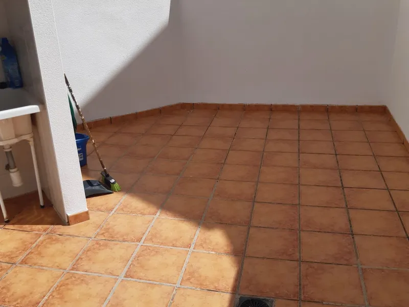 Large Town House only 150 metres from the lovely dunes beaches in Costabella,close to shops and 10 minutes drive to Marbella Town,private garage for 3 cars.