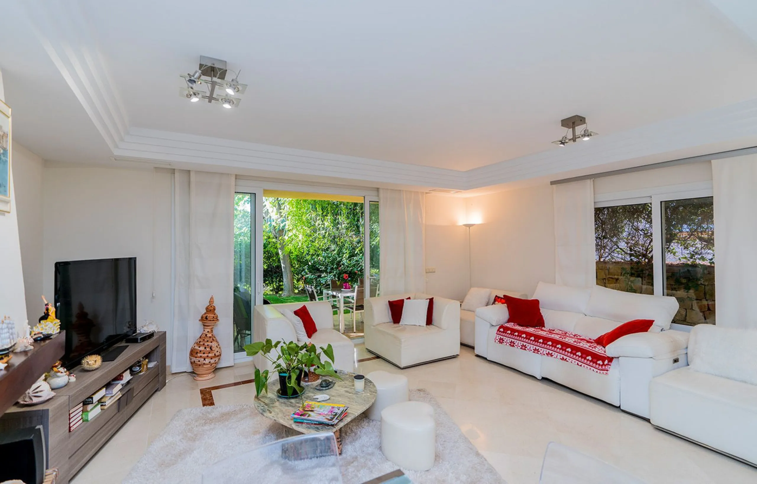 House - Semi-Detached House в продаже в Mijas, Málaga. В доме 3 спален и 3 ванных комнат. Площадь дома 115 м². Площадь участка 42 м²