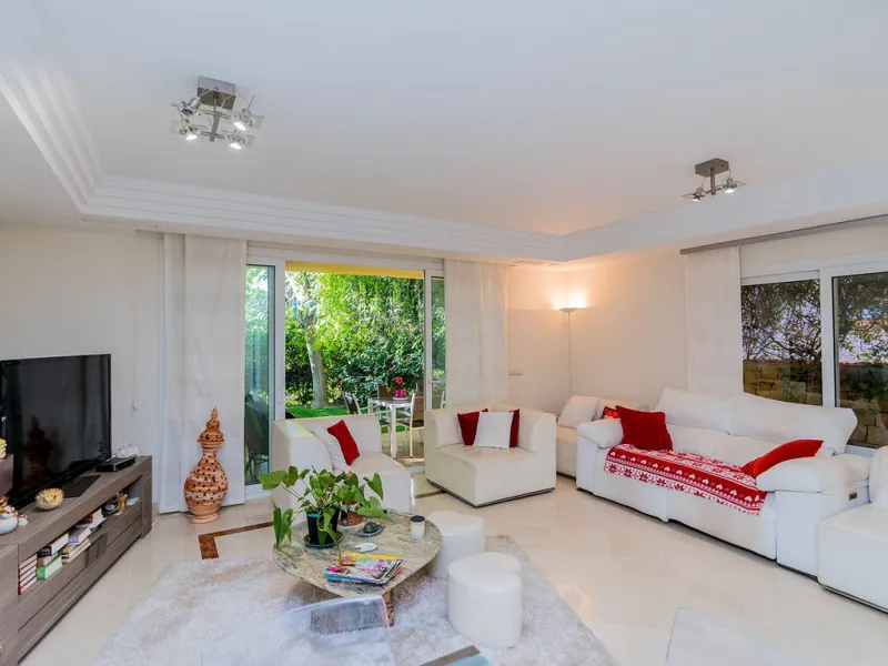House - Semi-Detached House в продаже в Mijas, Málaga. В доме 3 спален и 3 ванных комнат. Площадь дома 115 м². Площадь участка 42 м²