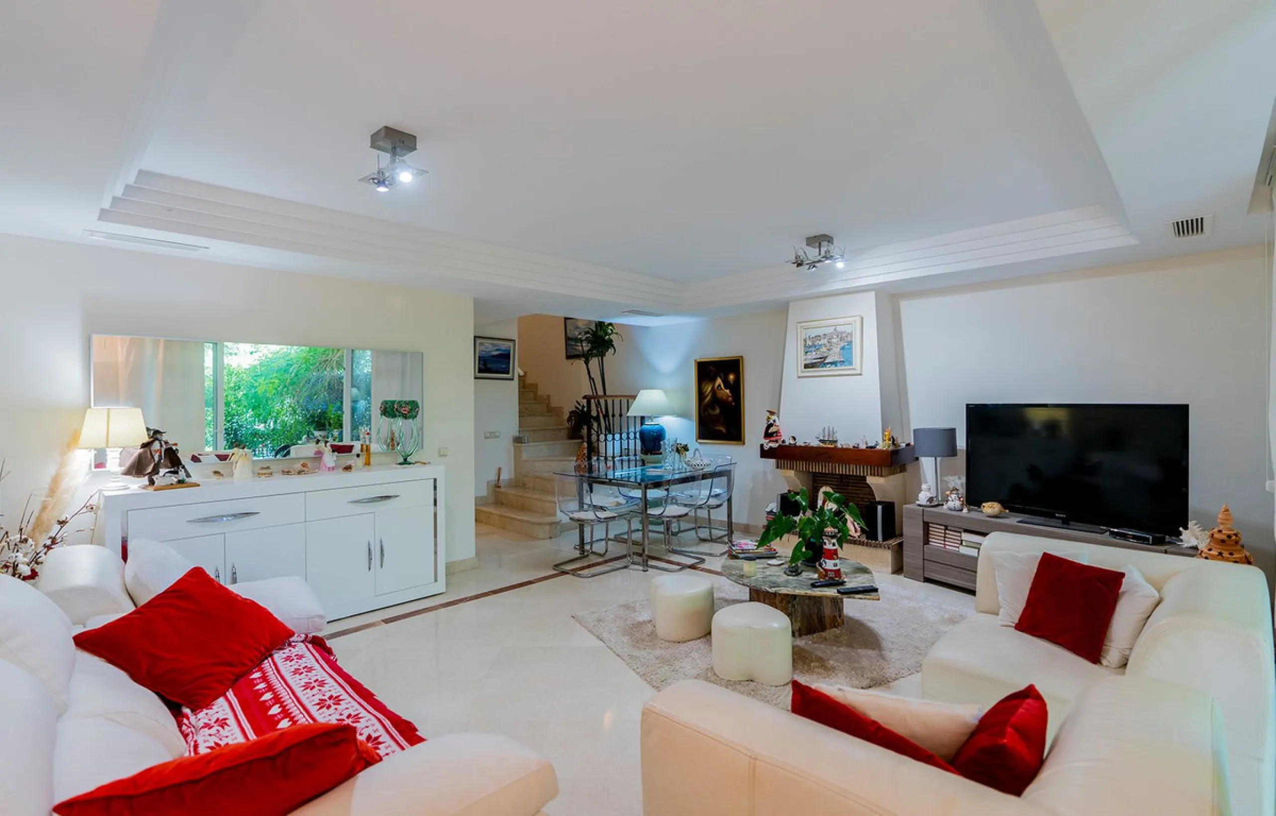 House - Semi-Detached House в продаже в Mijas, Málaga. В доме 3 спален и 3 ванных комнат. Площадь дома 115 м². Площадь участка 42 м²