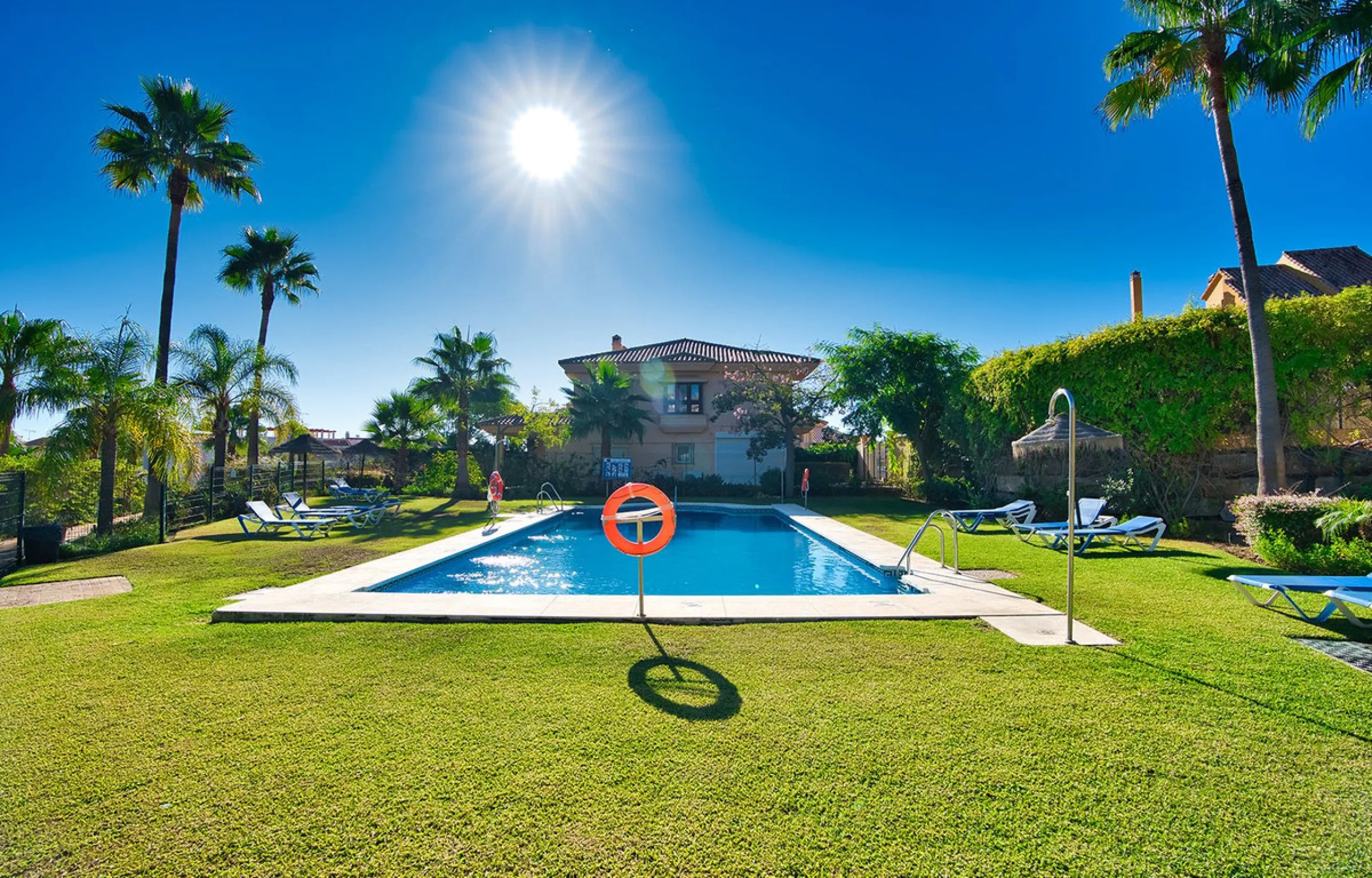 House - Semi-Detached House в продаже в Mijas, Málaga. В доме 3 спален и 3 ванных комнат. Площадь дома 115 м². Площадь участка 42 м²