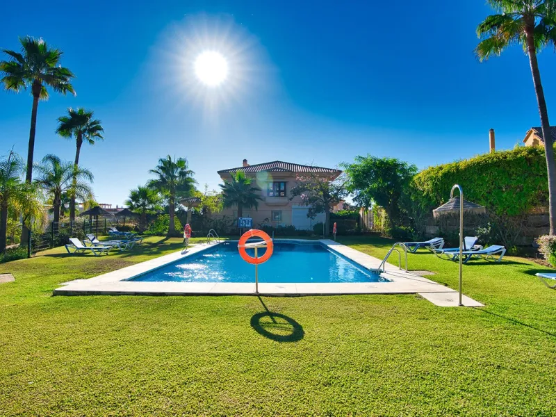 House - Semi-Detached House в продаже в Mijas, Málaga. В доме 3 спален и 3 ванных комнат. Площадь дома 115 м². Площадь участка 42 м²