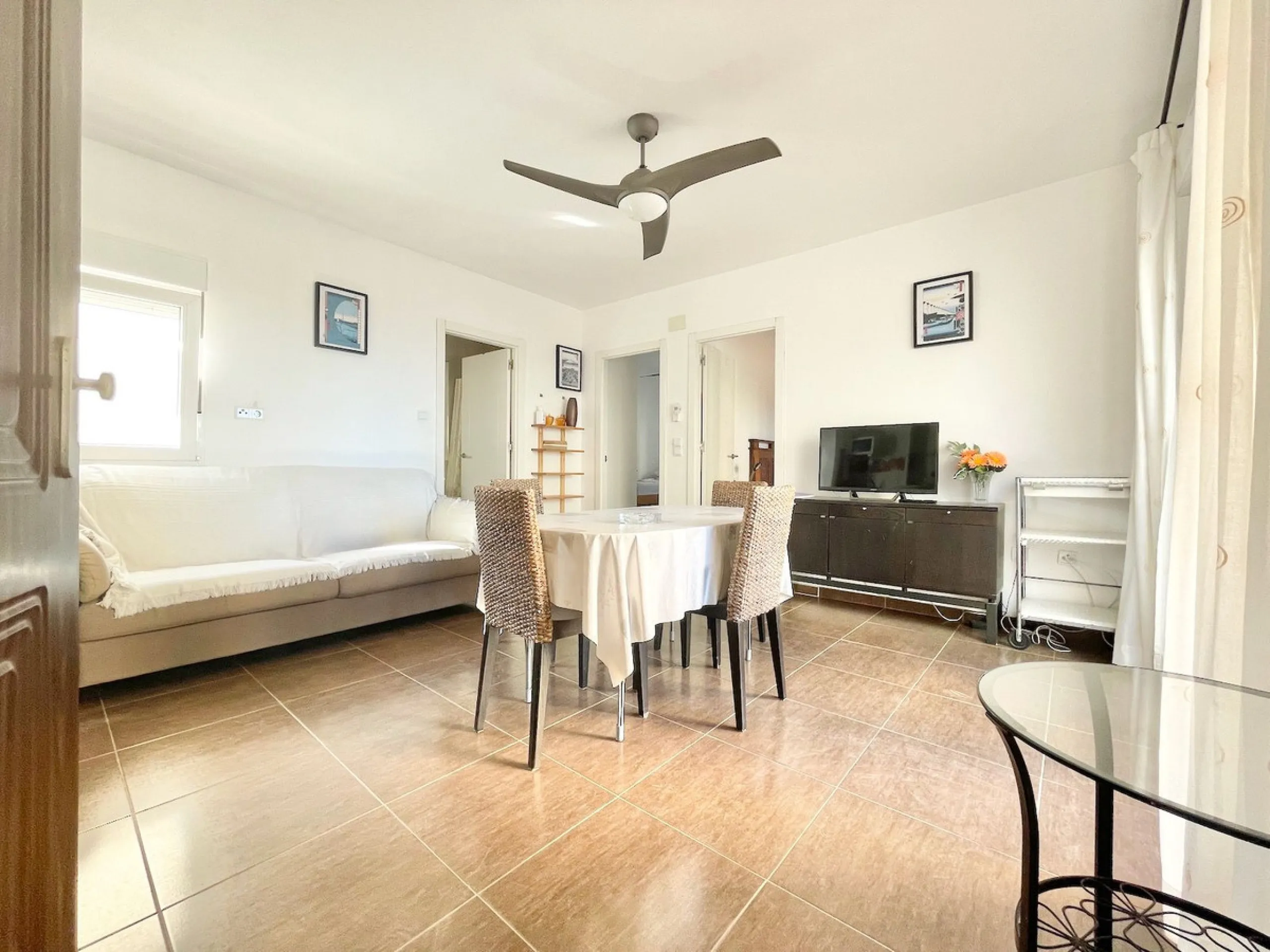 HOUSE WITH SEA VIEWS NEXT TO THE BEACH - FUENGIROLA.