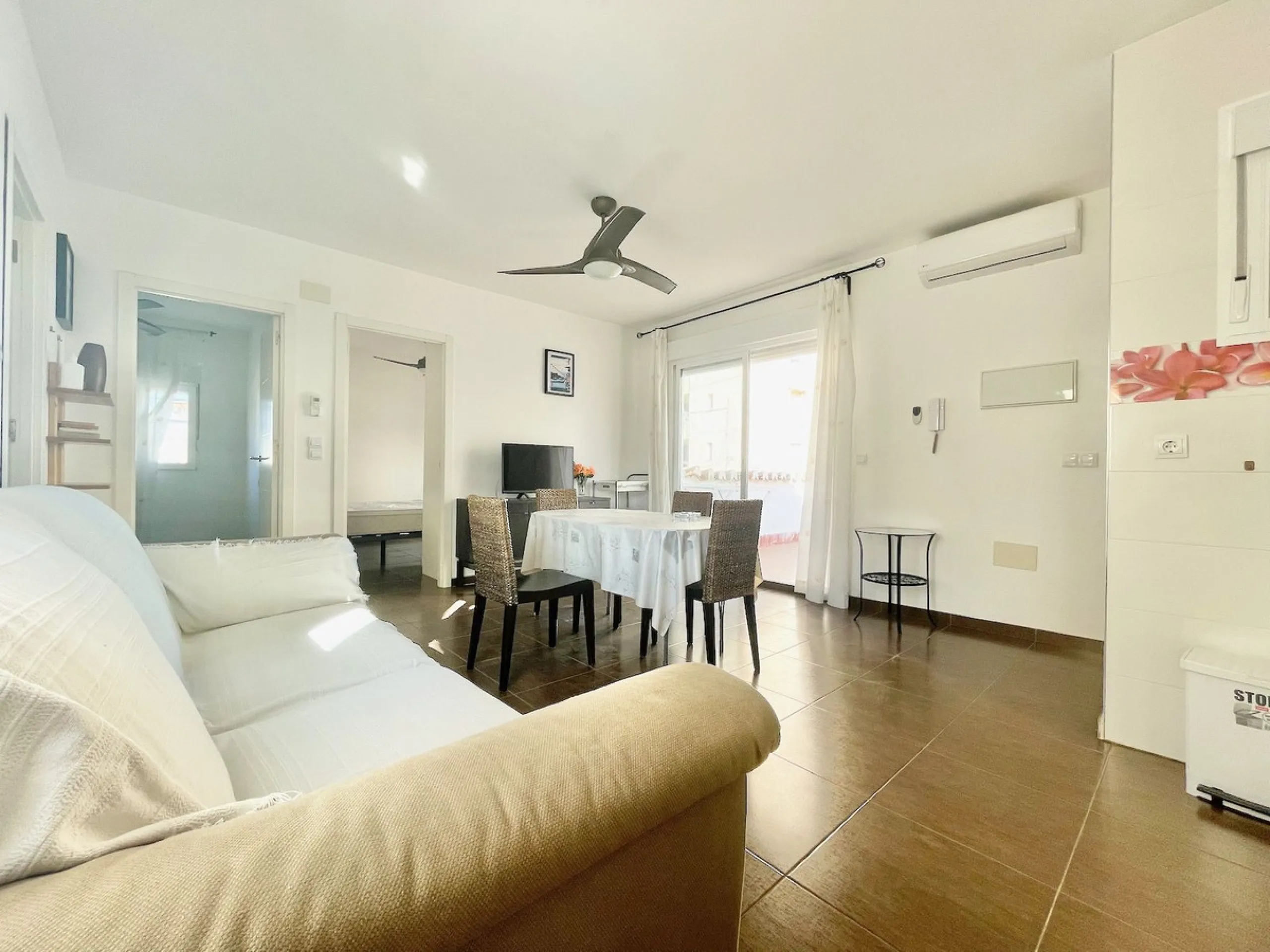 HOUSE WITH SEA VIEWS NEXT TO THE BEACH - FUENGIROLA.