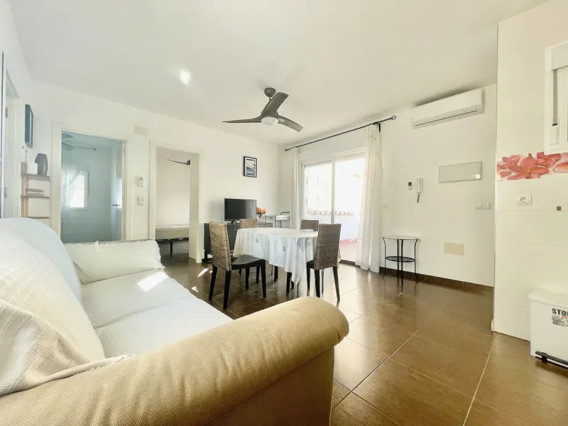 HOUSE WITH SEA VIEWS NEXT TO THE BEACH - FUENGIROLA.
