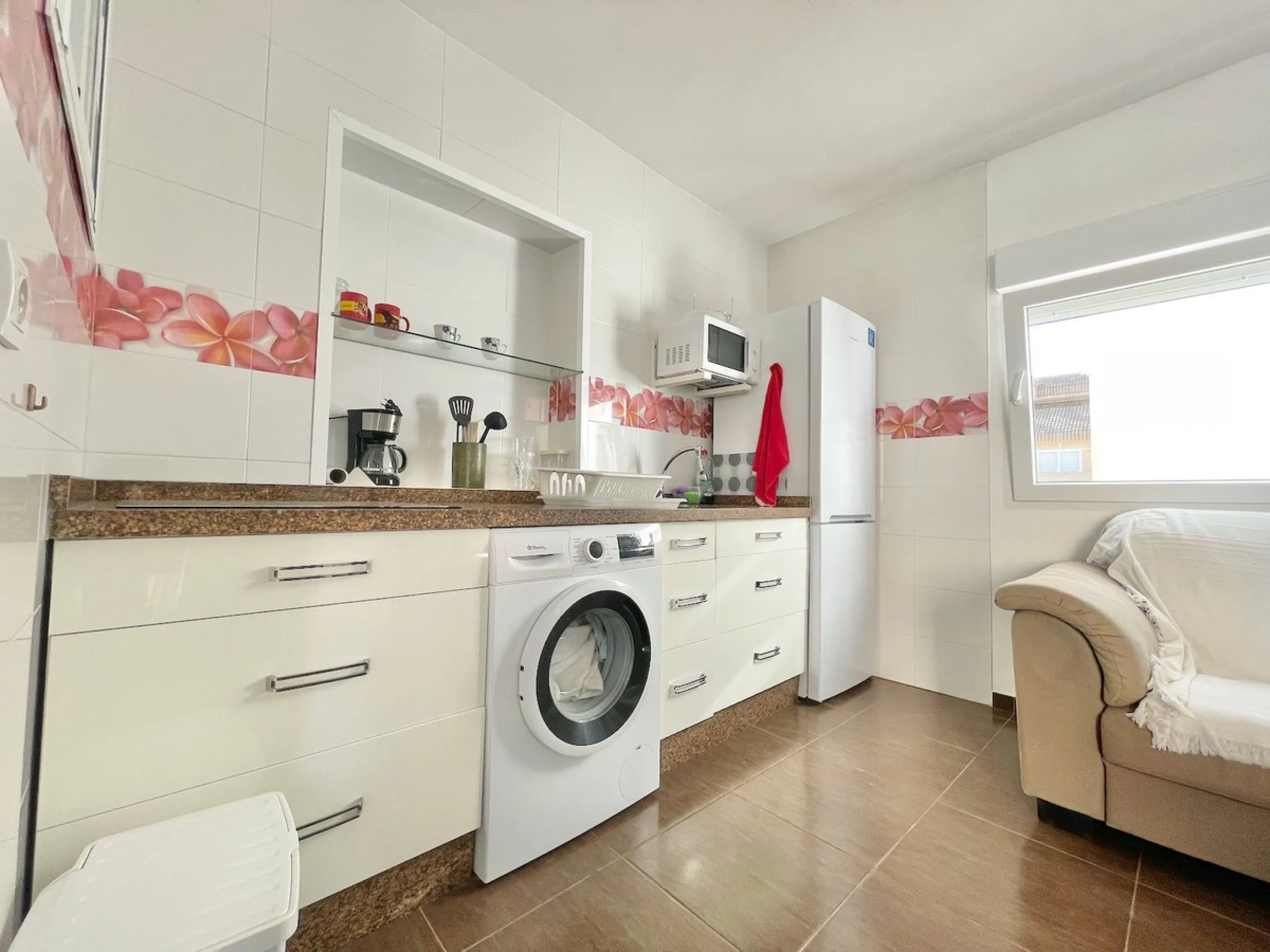 HOUSE WITH SEA VIEWS NEXT TO THE BEACH - FUENGIROLA.