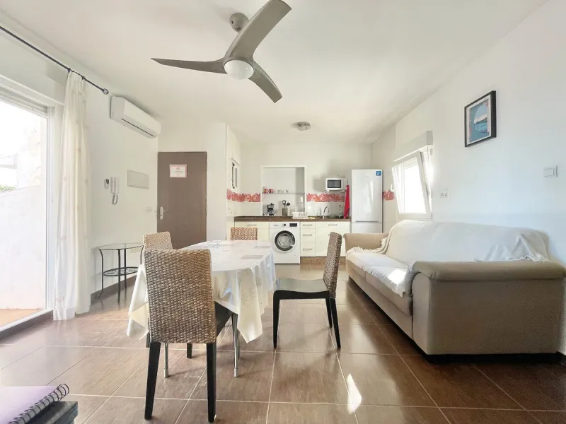 HOUSE WITH SEA VIEWS NEXT TO THE BEACH - FUENGIROLA.