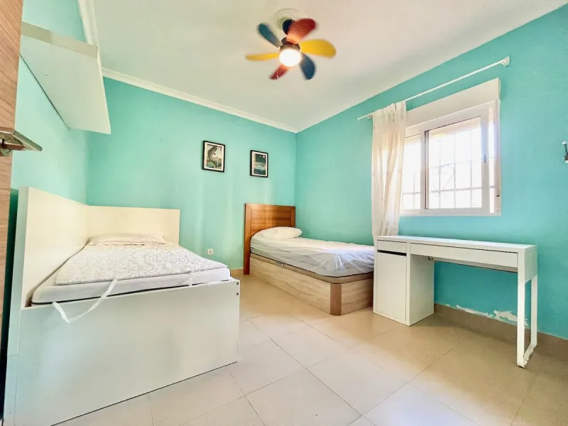 HOUSE WITH SEA VIEWS NEXT TO THE BEACH - FUENGIROLA.