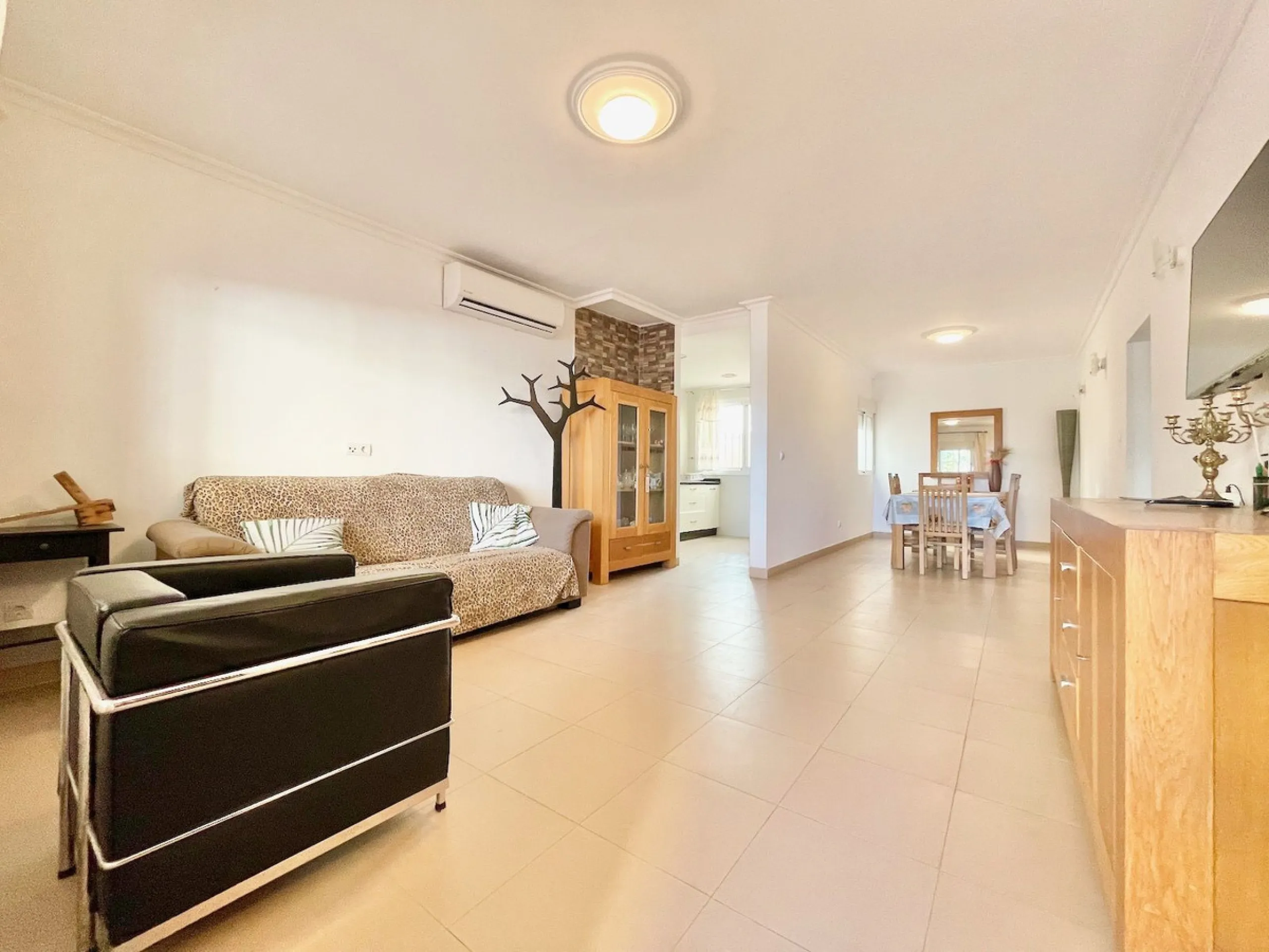 HOUSE WITH SEA VIEWS NEXT TO THE BEACH - FUENGIROLA.