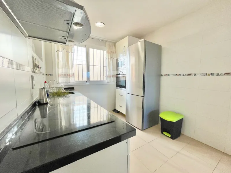 HOUSE WITH SEA VIEWS NEXT TO THE BEACH - FUENGIROLA.