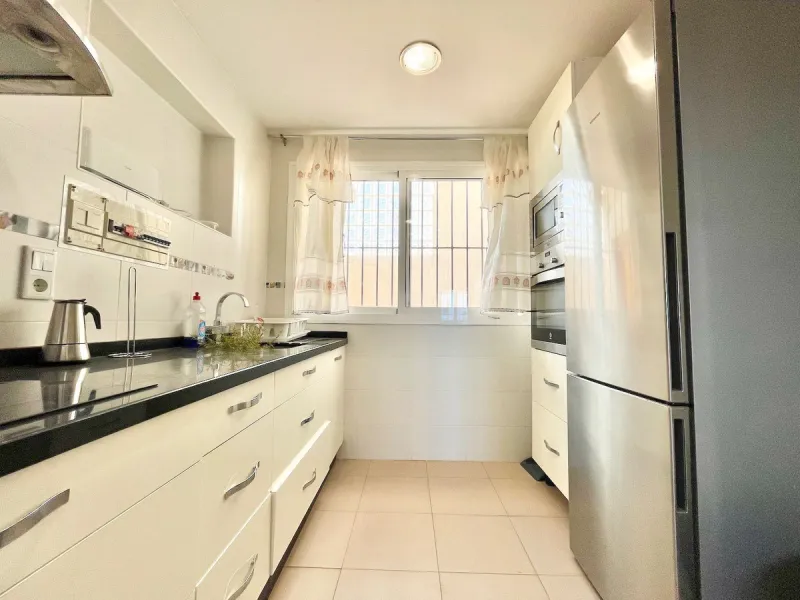 HOUSE WITH SEA VIEWS NEXT TO THE BEACH - FUENGIROLA.