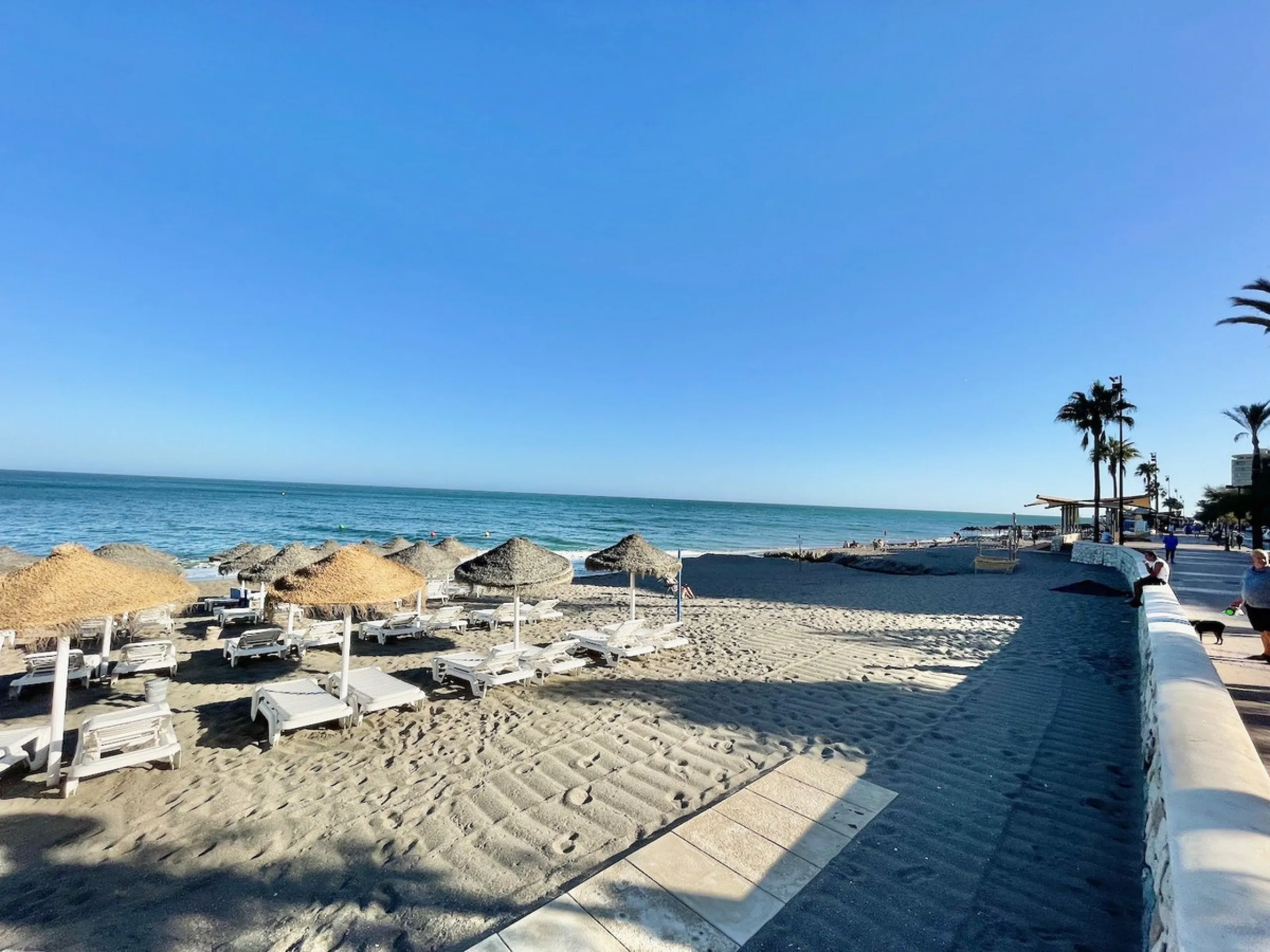 HOUSE WITH SEA VIEWS NEXT TO THE BEACH - FUENGIROLA.