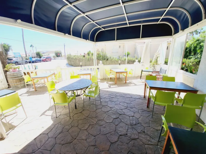 FANTASTIC BUSINESS/INVESTMENT OPPORTUNITY! WE ARE PRIVILEDGED TO OFFER FOR SALE THE BAR AND RESTAURANT KNOWN AS FROG & CO IN LAS FAROLAS. THE BUSINESS IS CURRENTLY OPERATIONAL AND PROFITABLE WITH IMMENSE OPPORTUNITIES TO EXPAND AND GROW THE BUSINESS FURTH