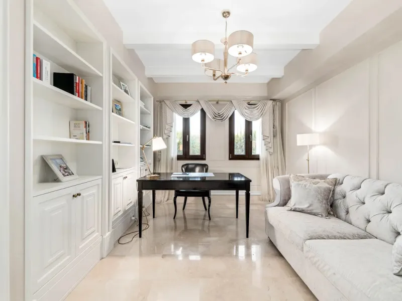 Five-bedroom villa for sale in the exclusive Benahavis Country Club area, with sea and mountain views. Expect the spectacular views and privacy, surrounded by the comforts of the Country Club. The property resides in Benahavis, which is just 10 minutes fr