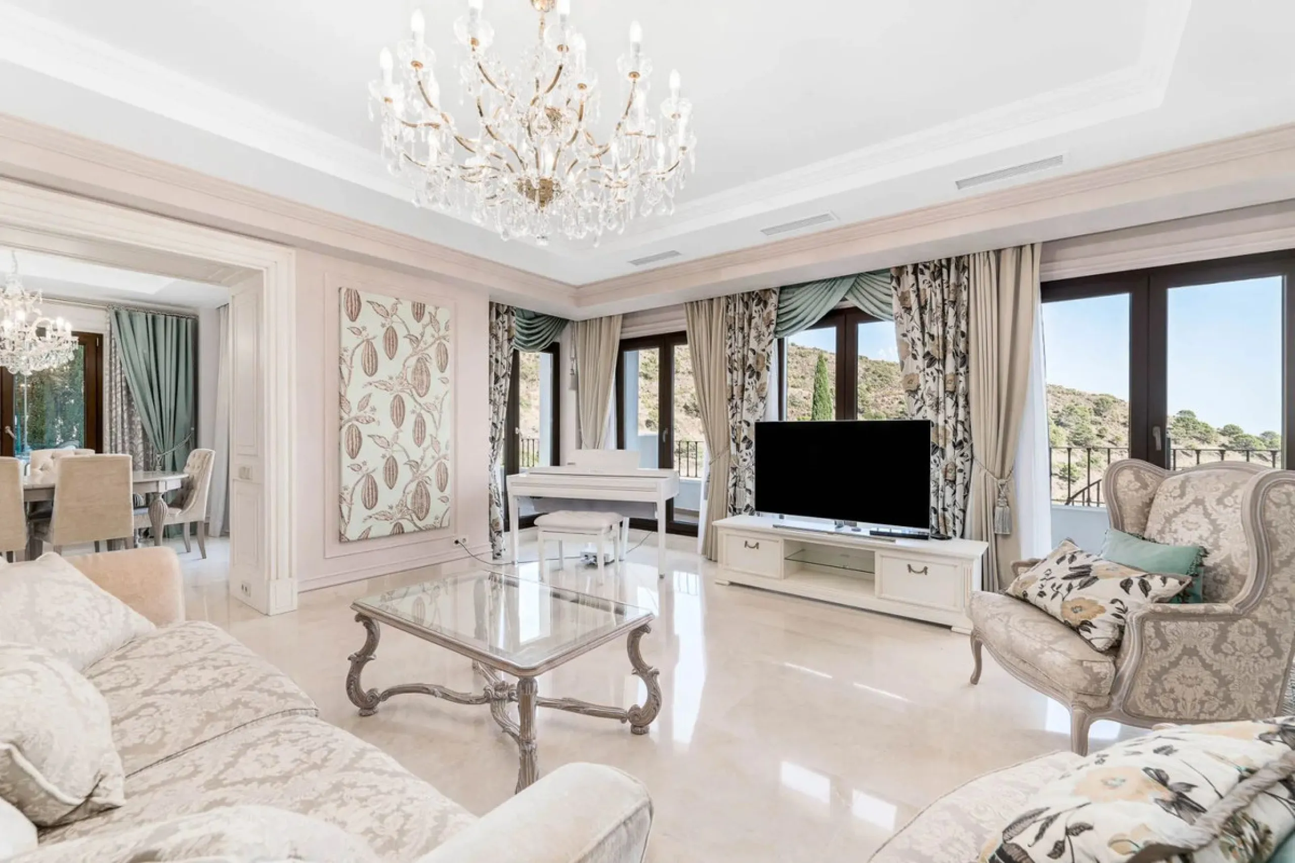Five-bedroom villa for sale in the exclusive Benahavis Country Club area, with sea and mountain views. Expect the spectacular views and privacy, surrounded by the comforts of the Country Club. The property resides in Benahavis, which is just 10 minutes fr