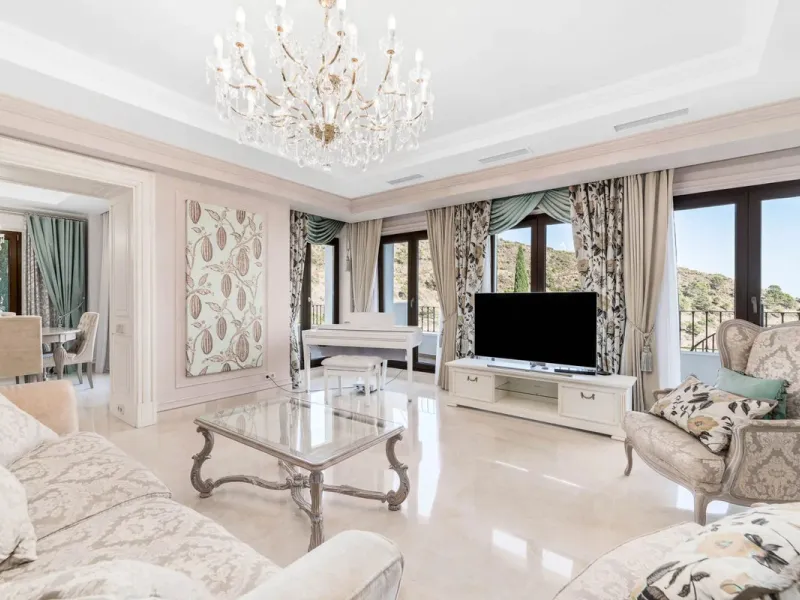 Five-bedroom villa for sale in the exclusive Benahavis Country Club area, with sea and mountain views. Expect the spectacular views and privacy, surrounded by the comforts of the Country Club. The property resides in Benahavis, which is just 10 minutes fr