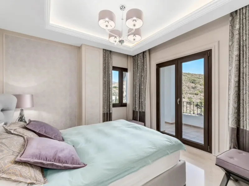 Five-bedroom villa for sale in the exclusive Benahavis Country Club area, with sea and mountain views. Expect the spectacular views and privacy, surrounded by the comforts of the Country Club. The property resides in Benahavis, which is just 10 minutes fr