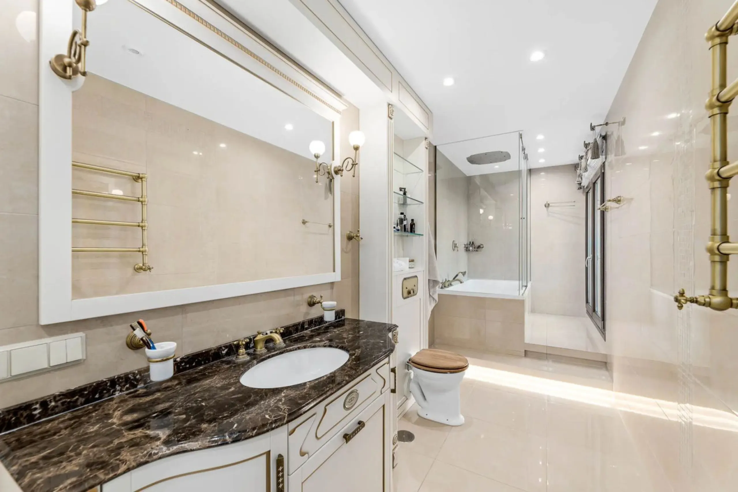 Five-bedroom villa for sale in the exclusive Benahavis Country Club area, with sea and mountain views. Expect the spectacular views and privacy, surrounded by the comforts of the Country Club. The property resides in Benahavis, which is just 10 minutes fr