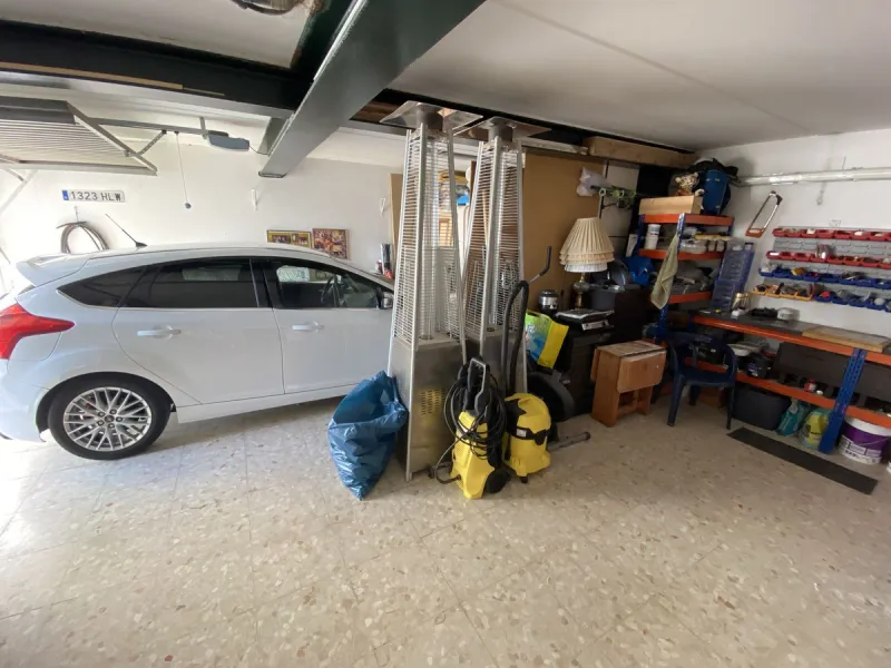House - Detached Villa в продаже в Torremolinos, Málaga. В доме 5 спален и 4 ванных комнат. Площадь дома 500 м². Площадь участка 650 м²