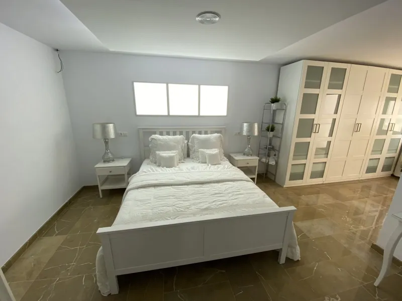 House - Detached Villa в продаже в Torremolinos, Málaga. В доме 5 спален и 4 ванных комнат. Площадь дома 500 м². Площадь участка 650 м²