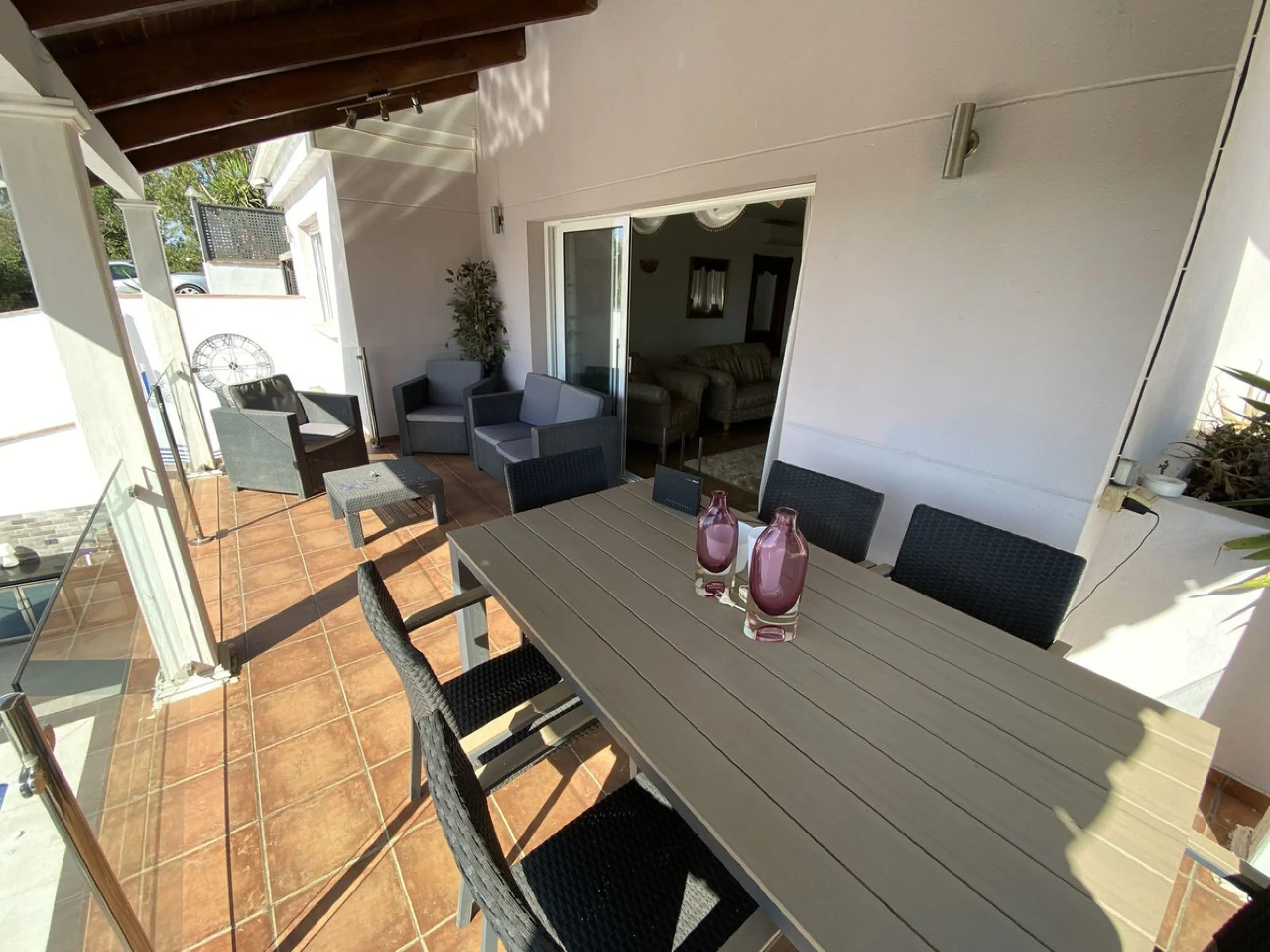 House - Detached Villa в продаже в Torremolinos, Málaga. В доме 5 спален и 4 ванных комнат. Площадь дома 500 м². Площадь участка 650 м²