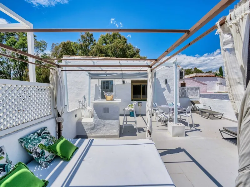 Great INvestment - return holiday rental 6%-7%  per year - 2 AMAZING BEACHFRONT  refurbished apartments earn directly income with existing bookings.  Situated on top of each other-  each 2 bedrooms 2 bathrooms- 2 new kitchen -2 new living dining area - al