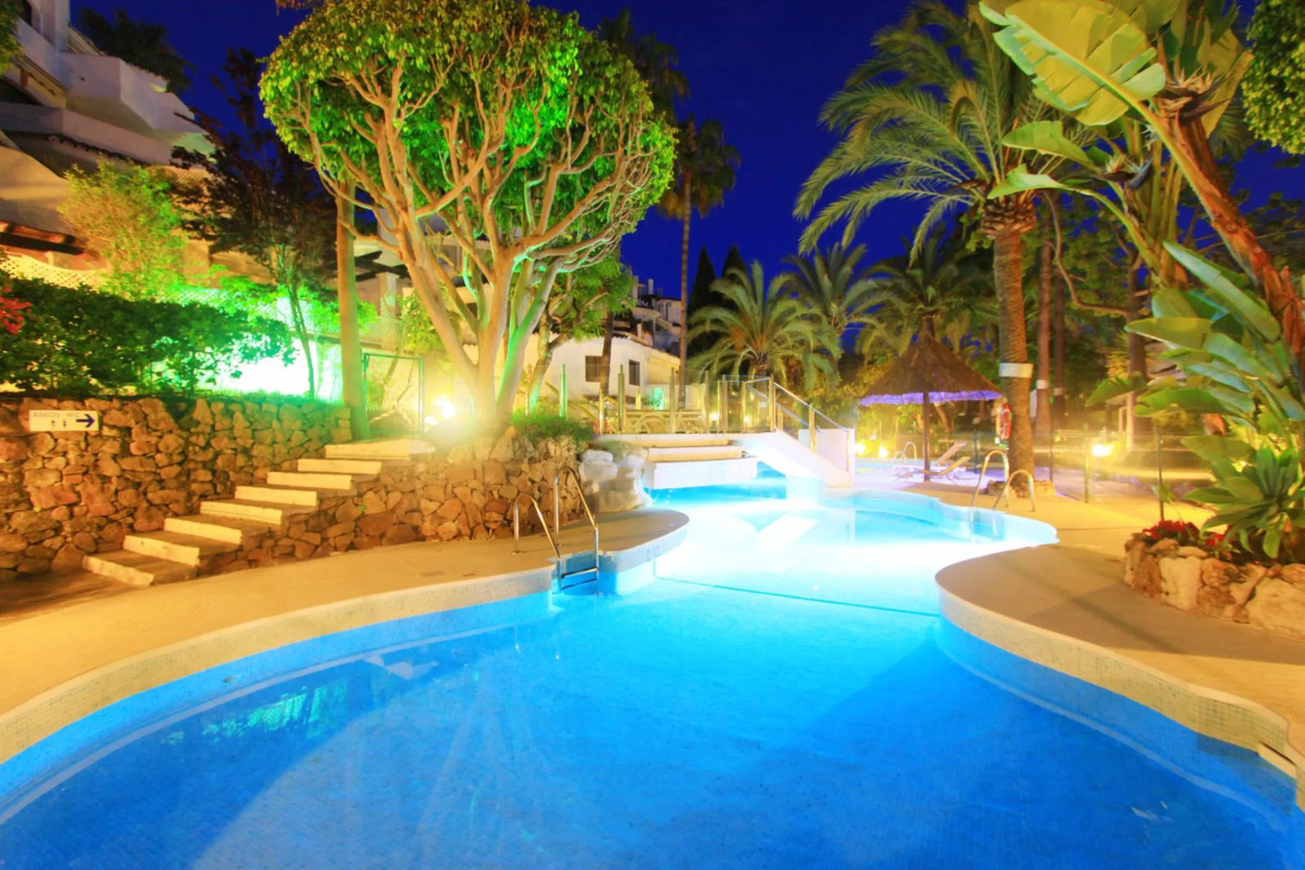 Great INvestment - return holiday rental 6%-7%  per year - 2 AMAZING BEACHFRONT  refurbished apartments earn directly income with existing bookings.  Situated on top of each other-  each 2 bedrooms 2 bathrooms- 2 new kitchen -2 new living dining area - al