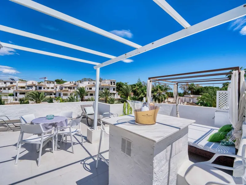 Great INvestment - return holiday rental 6%-7%  per year - 2 AMAZING BEACHFRONT  refurbished apartments earn directly income with existing bookings.  Situated on top of each other-  each 2 bedrooms 2 bathrooms- 2 new kitchen -2 new living dining area - al