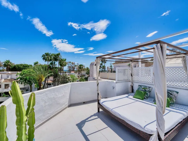 Great INvestment - return holiday rental 6%-7%  per year - 2 AMAZING BEACHFRONT  refurbished apartments earn directly income with existing bookings.  Situated on top of each other-  each 2 bedrooms 2 bathrooms- 2 new kitchen -2 new living dining area - al