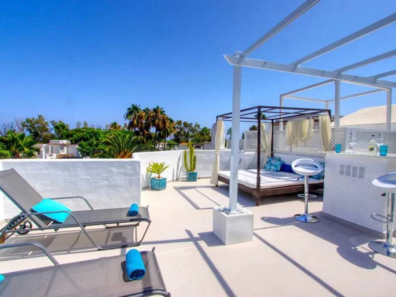 Great INvestment - return holiday rental 6%-7%  per year - 2 AMAZING BEACHFRONT  refurbished apartments earn directly income with existing bookings.  Situated on top of each other-  each 2 bedrooms 2 bathrooms- 2 new kitchen -2 new living dining area - al