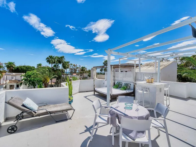 Great INvestment - return holiday rental 6%-7%  per year - 2 AMAZING BEACHFRONT  refurbished apartments earn directly income with existing bookings.  Situated on top of each other-  each 2 bedrooms 2 bathrooms- 2 new kitchen -2 new living dining area - al