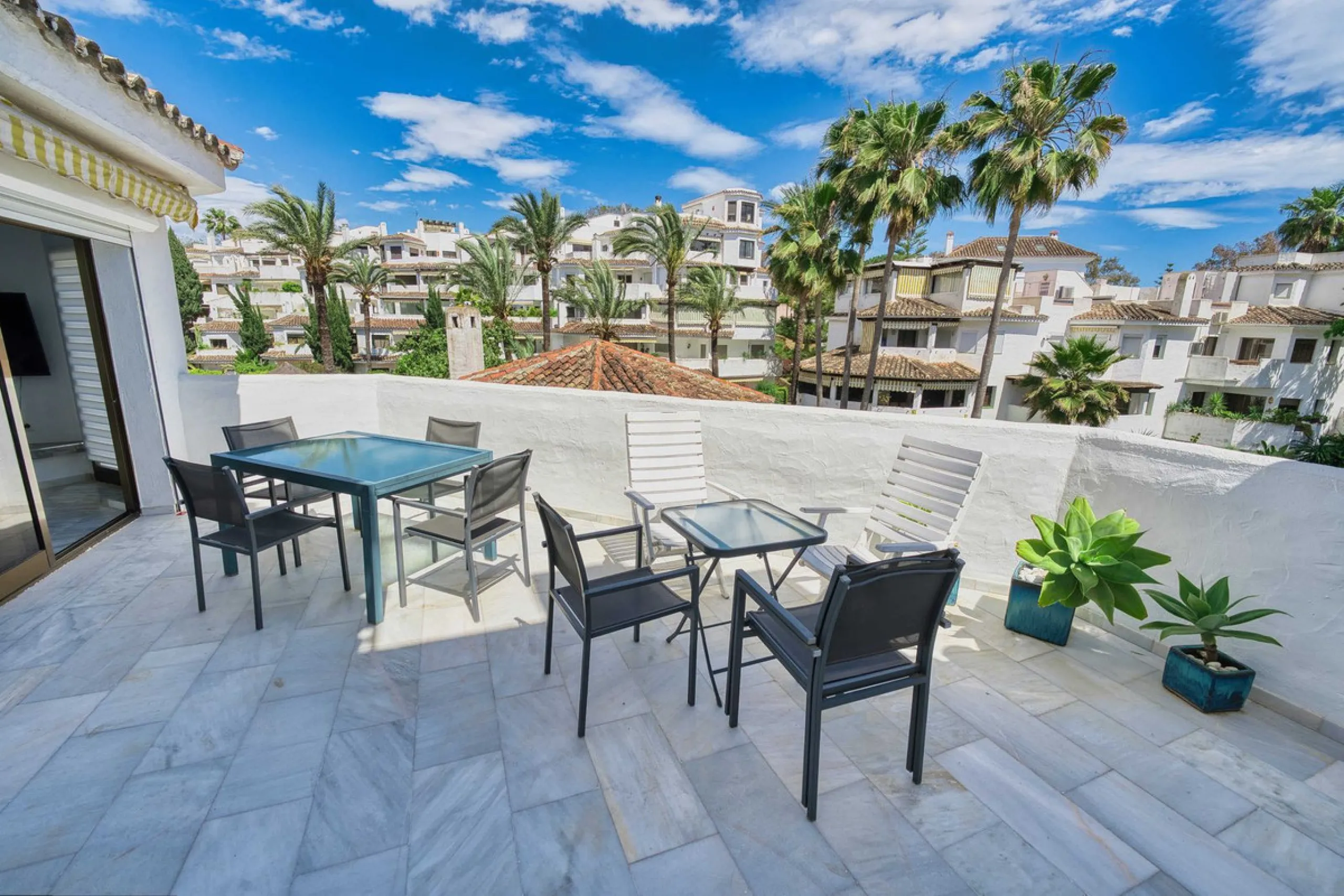 Great INvestment - return holiday rental 6%-7%  per year - 2 AMAZING BEACHFRONT  refurbished apartments earn directly income with existing bookings.  Situated on top of each other-  each 2 bedrooms 2 bathrooms- 2 new kitchen -2 new living dining area - al