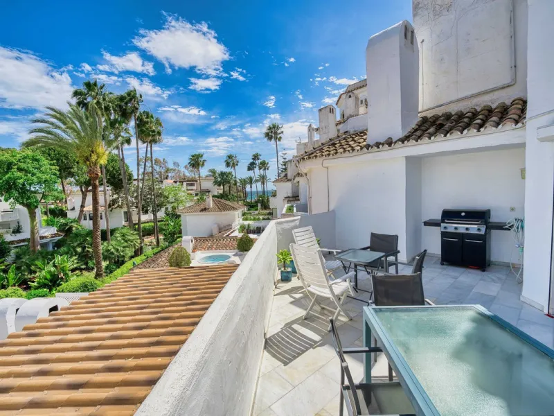 Great INvestment - return holiday rental 6%-7%  per year - 2 AMAZING BEACHFRONT  refurbished apartments earn directly income with existing bookings.  Situated on top of each other-  each 2 bedrooms 2 bathrooms- 2 new kitchen -2 new living dining area - al