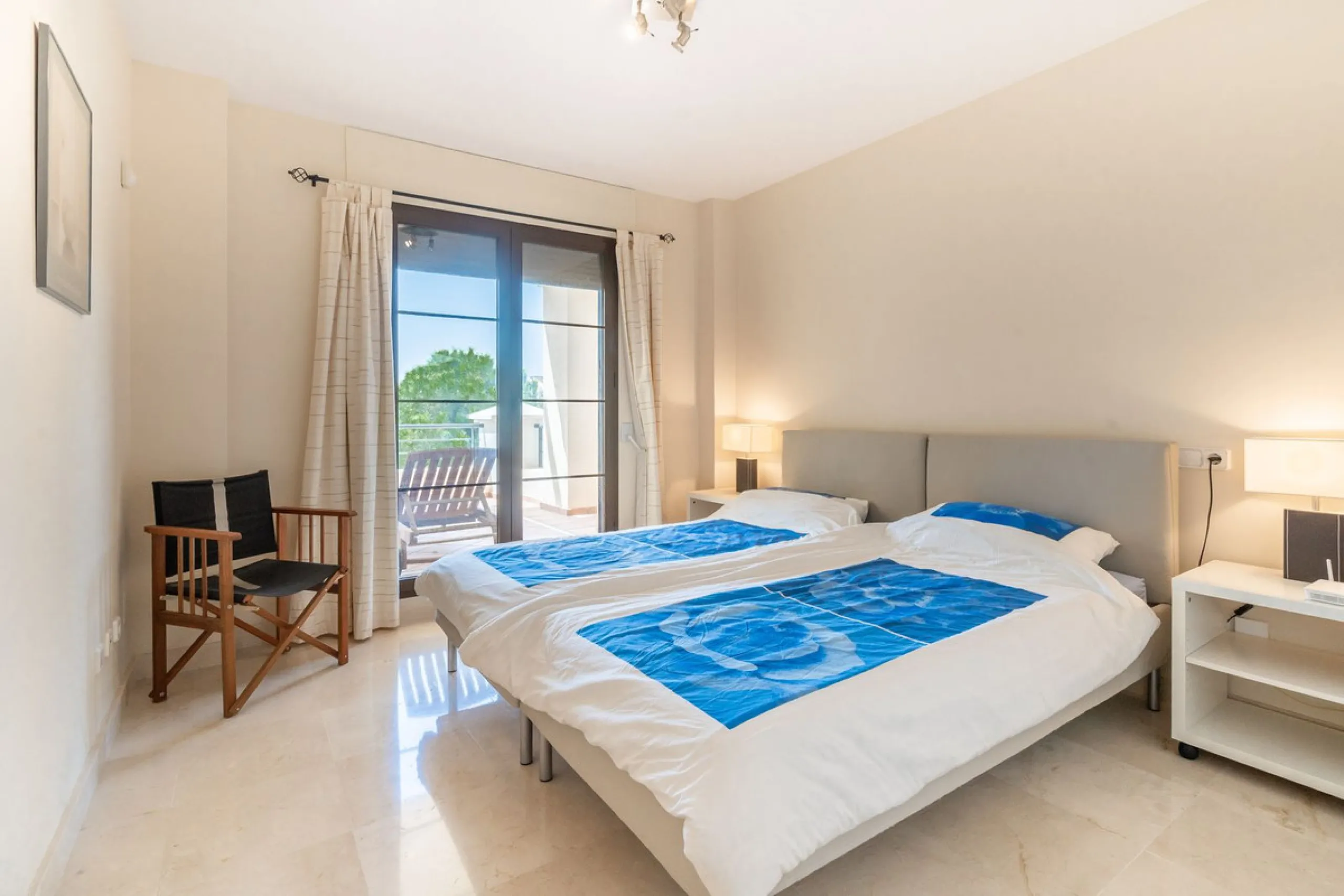 Apartment - Middle Floor Apartment в продаже в Benahavís, Málaga. В доме 3 спален и 2 ванных комнат. Площадь дома 131 м²