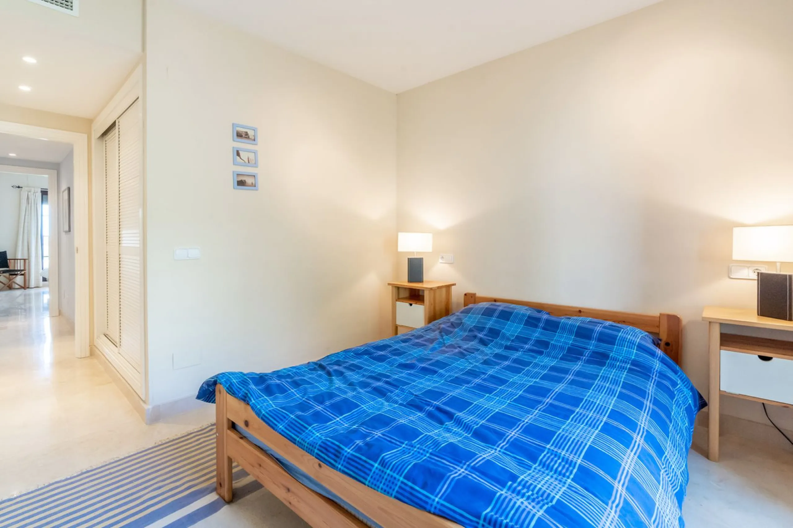 Apartment - Middle Floor Apartment в продаже в Benahavís, Málaga. В доме 3 спален и 2 ванных комнат. Площадь дома 131 м²
