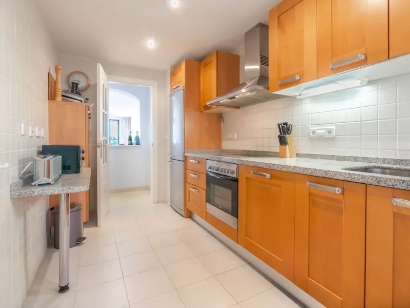 Apartment - Middle Floor Apartment в продаже в Benahavís, Málaga. В доме 3 спален и 2 ванных комнат. Площадь дома 131 м²