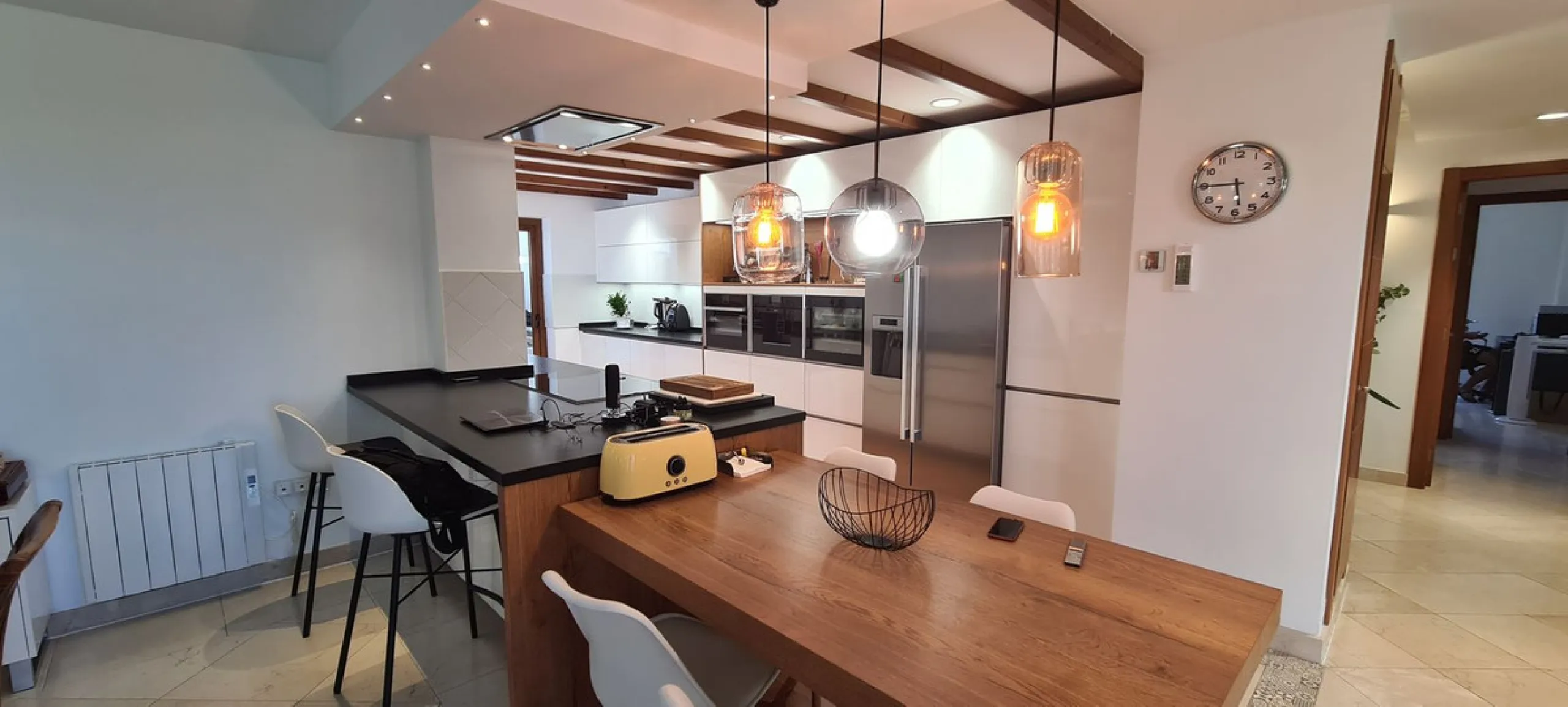 House - Detached Villa в продаже в Mijas, Málaga. В доме 3 спален и 3 ванных комнат. Площадь дома 477 м². Площадь участка 1050 м²