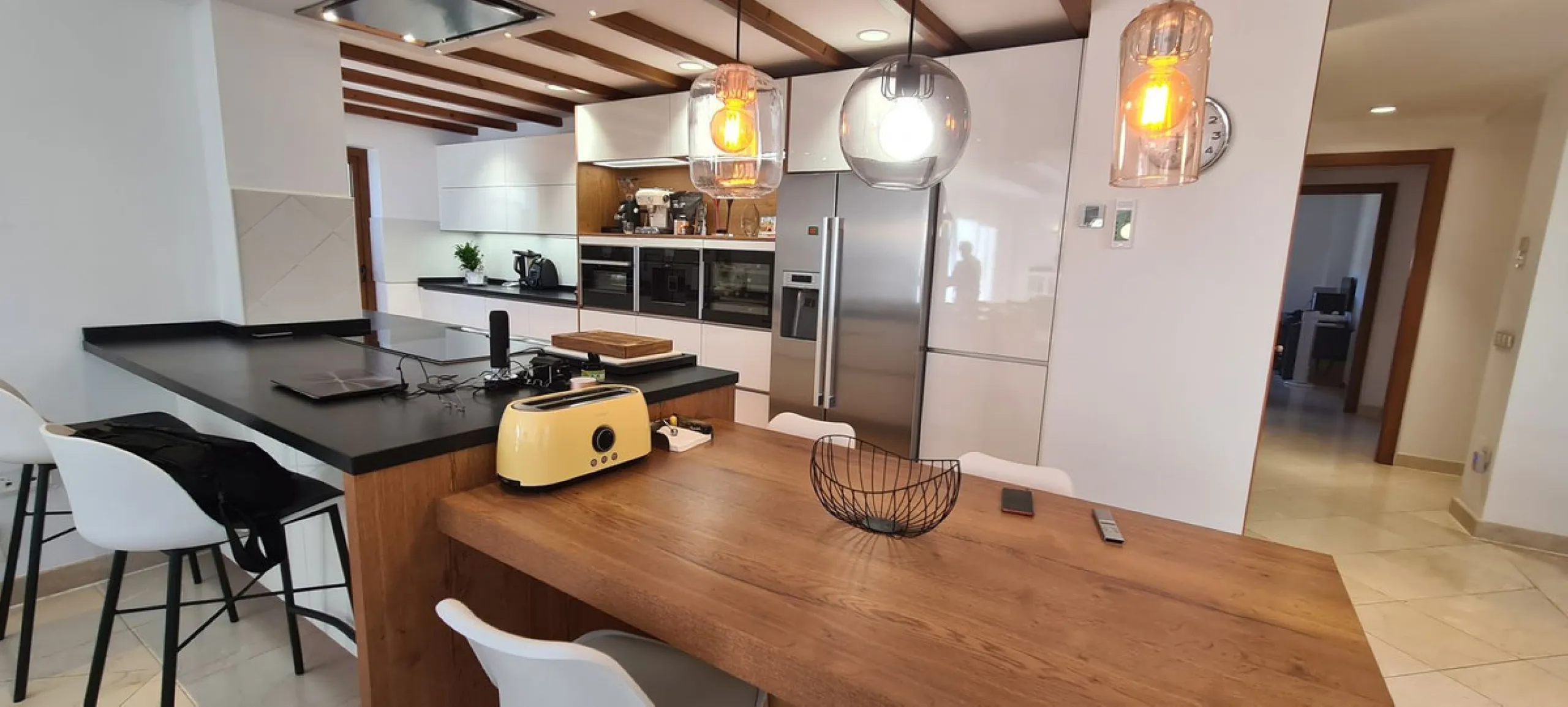 House - Detached Villa в продаже в Mijas, Málaga. В доме 3 спален и 3 ванных комнат. Площадь дома 477 м². Площадь участка 1050 м²