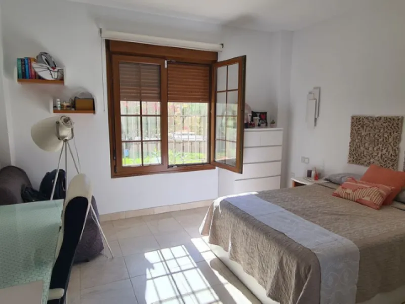 House - Detached Villa в продаже в Mijas, Málaga. В доме 3 спален и 3 ванных комнат. Площадь дома 477 м². Площадь участка 1050 м²
