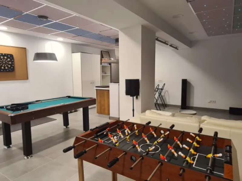 House - Detached Villa в продаже в Mijas, Málaga. В доме 3 спален и 3 ванных комнат. Площадь дома 477 м². Площадь участка 1050 м²