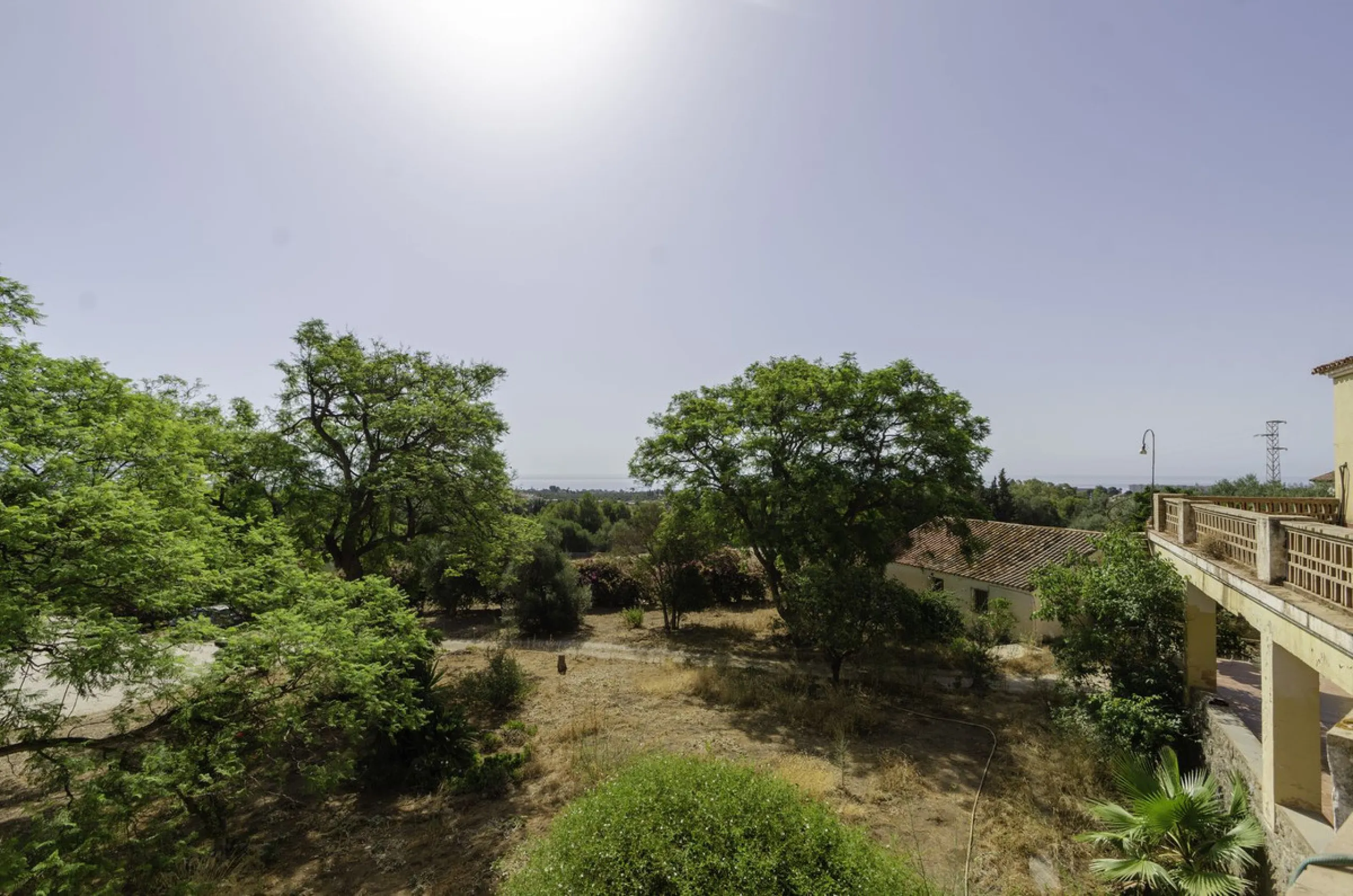 "Finca El Coronel", with an area of ​​64,735 m2, is located