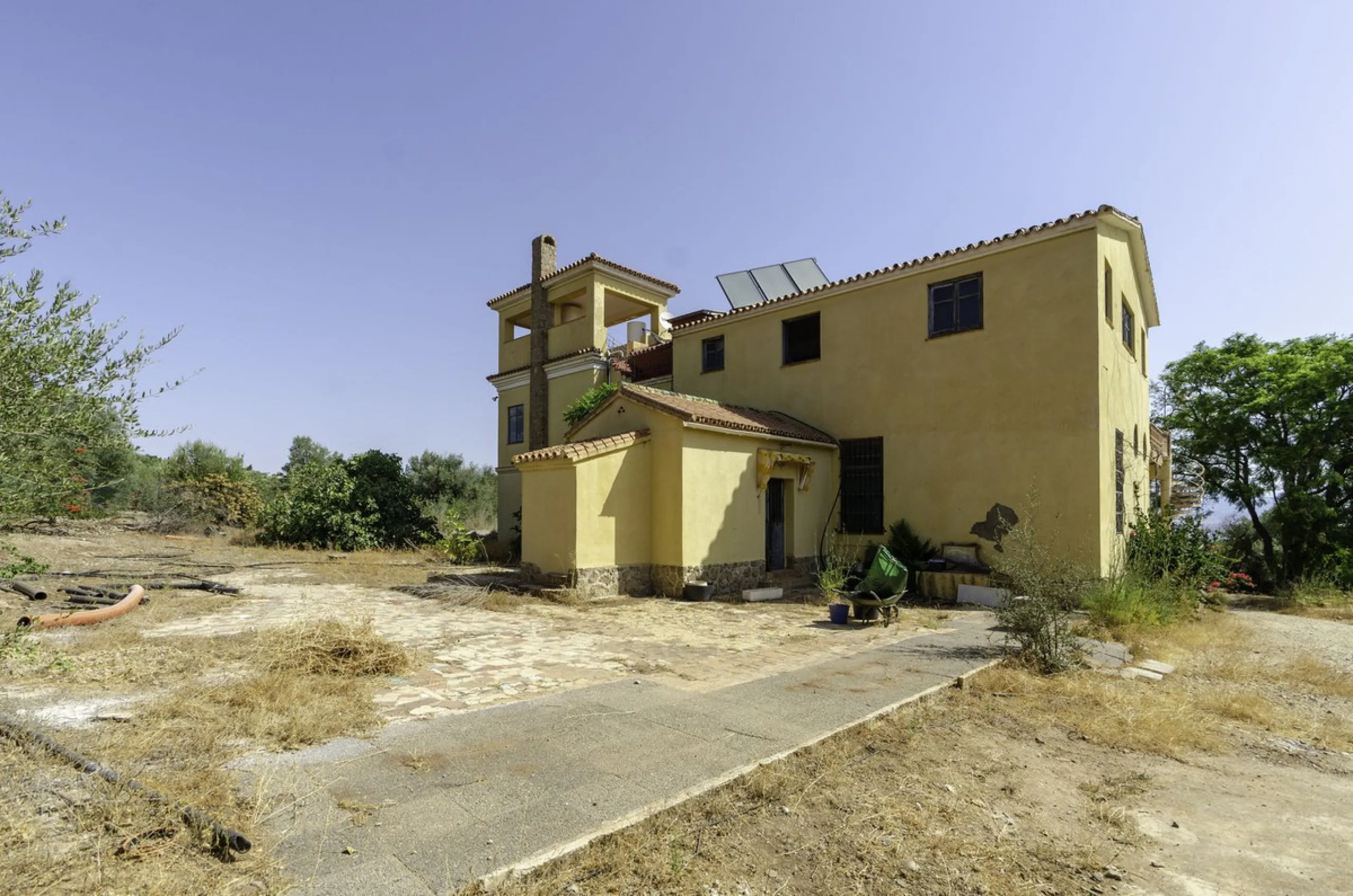 "Finca El Coronel", with an area of ​​64,735 m2, is located