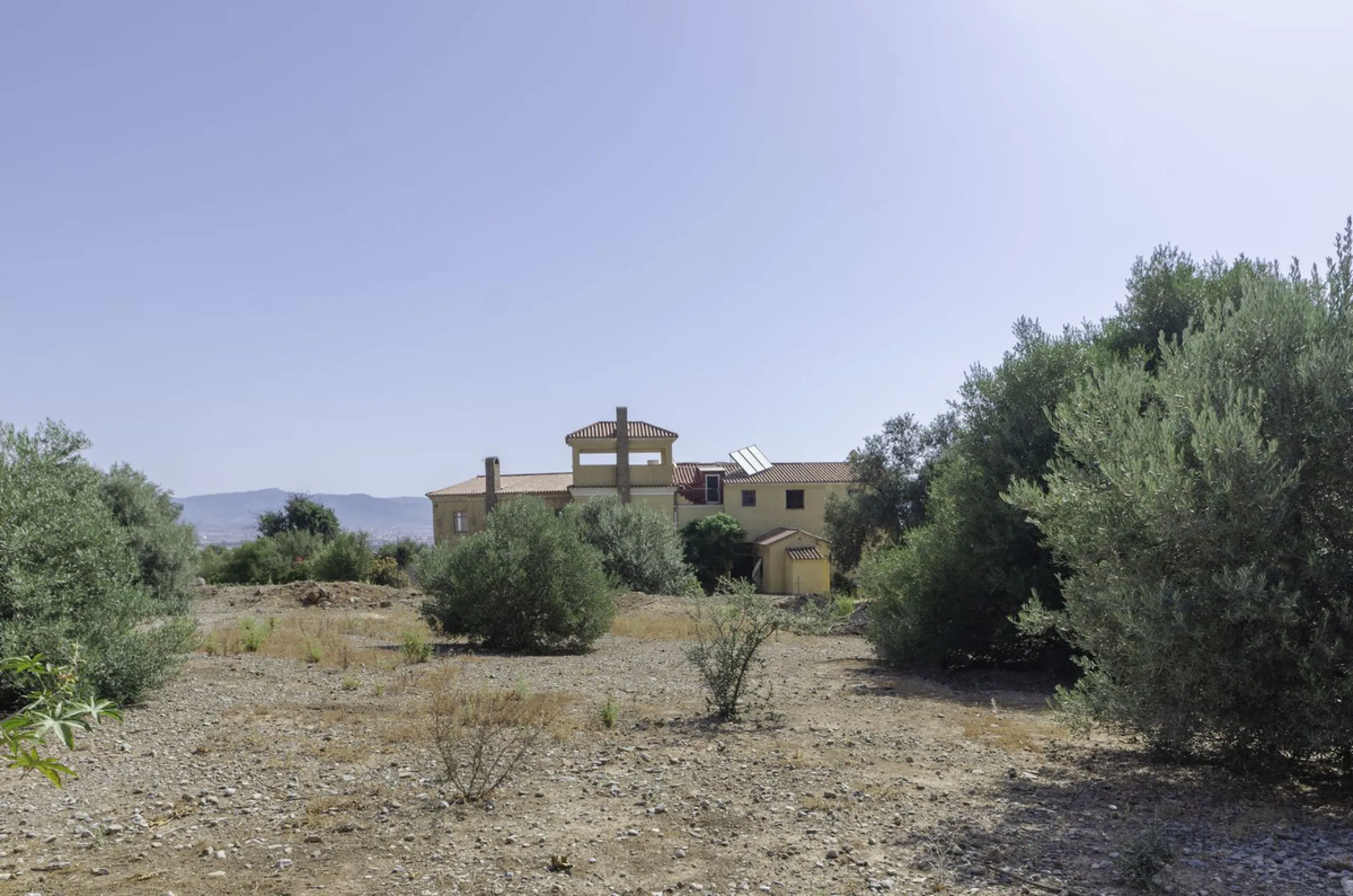 "Finca El Coronel", with an area of ​​64,735 m2, is located