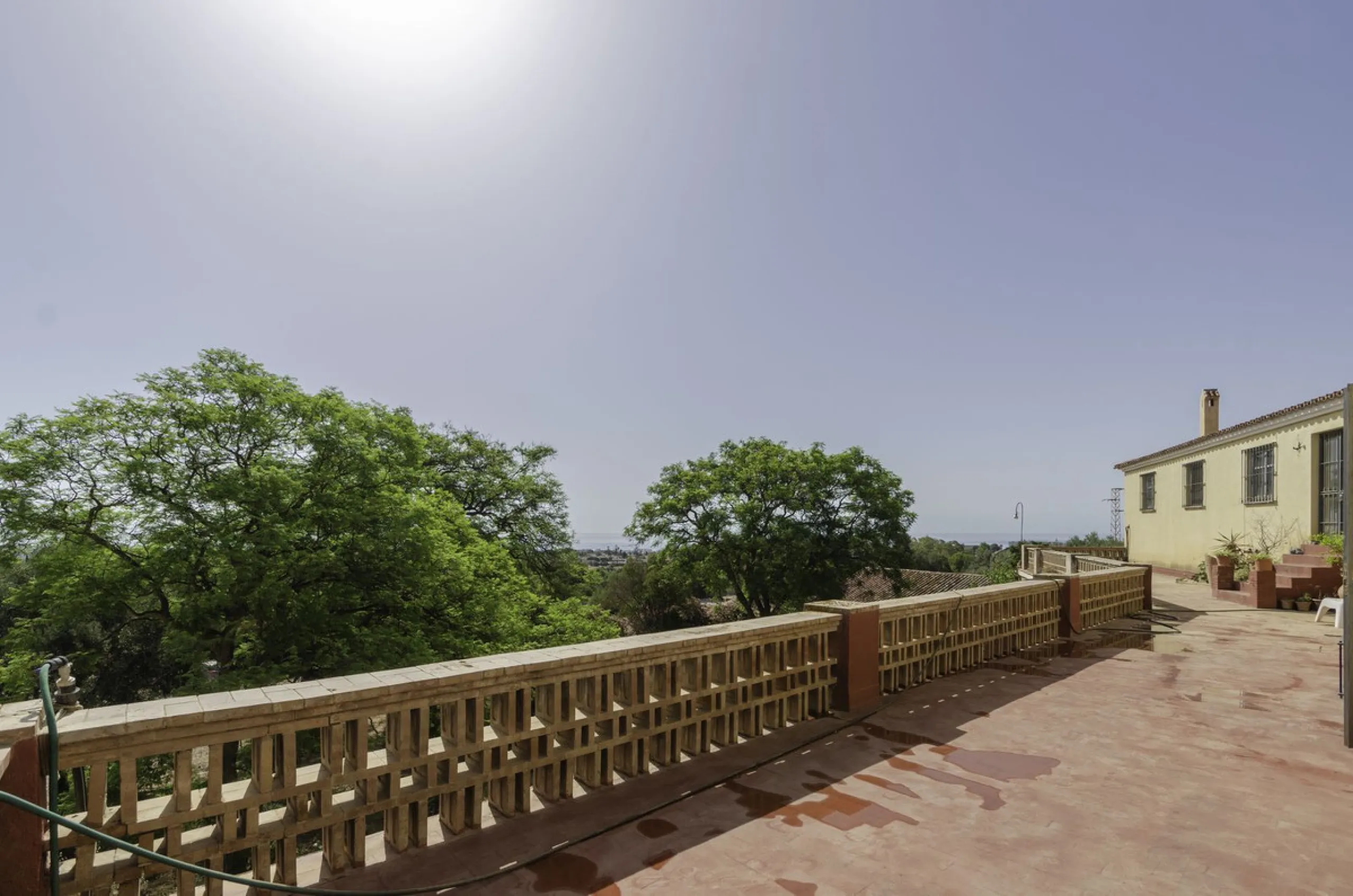 "Finca El Coronel", with an area of ​​64,735 m2, is located