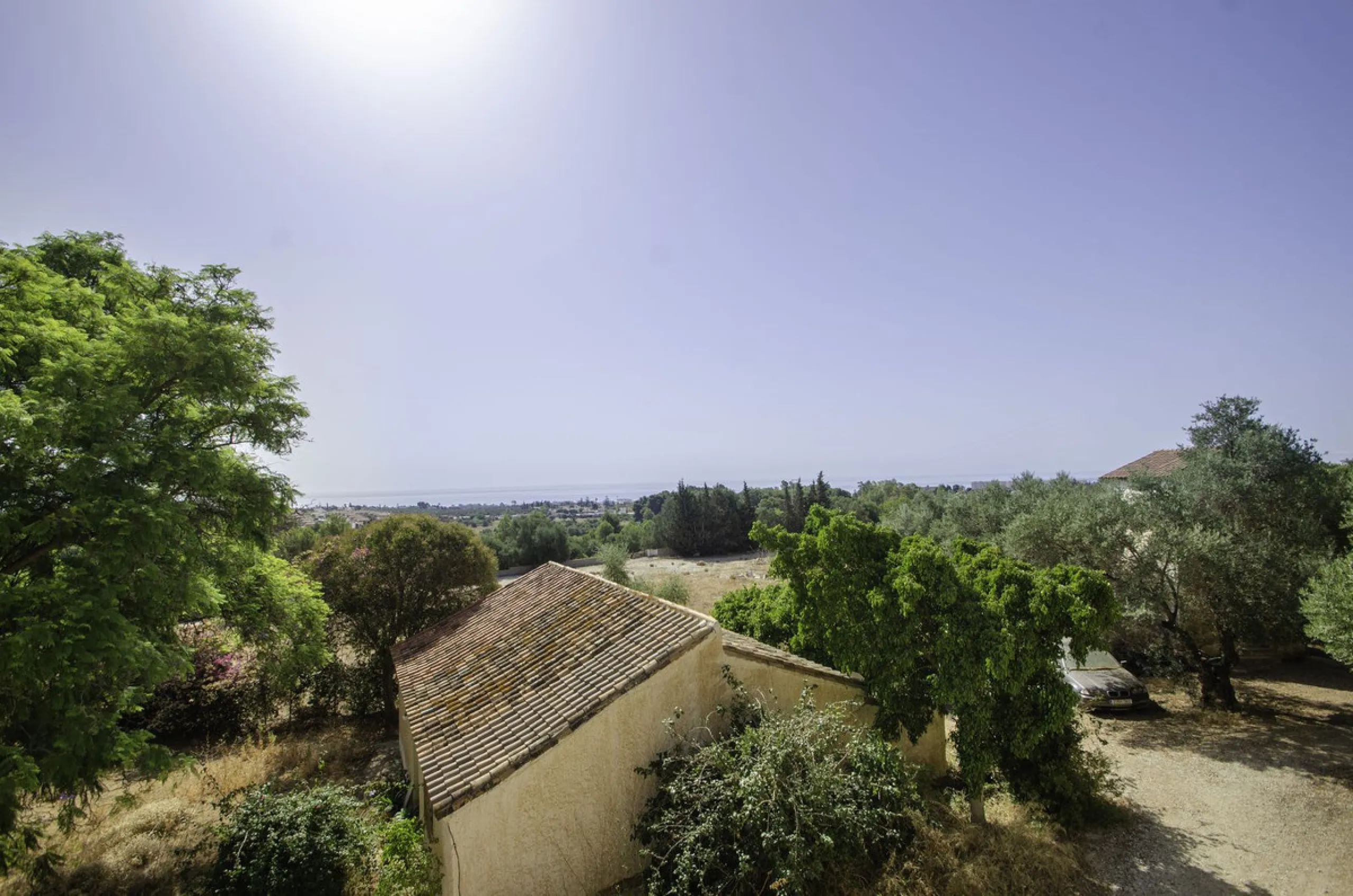 "Finca El Coronel", with an area of ​​64,735 m2, is located