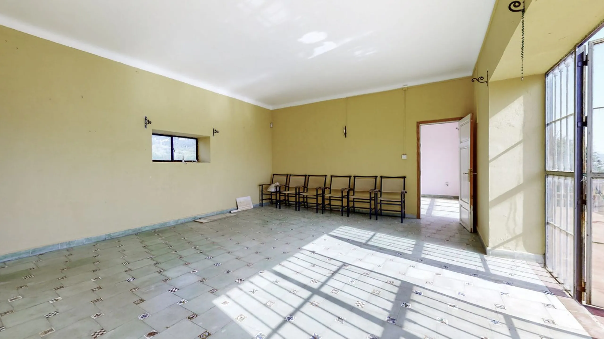 "Finca El Coronel", with an area of ​​64,735 m2, is located