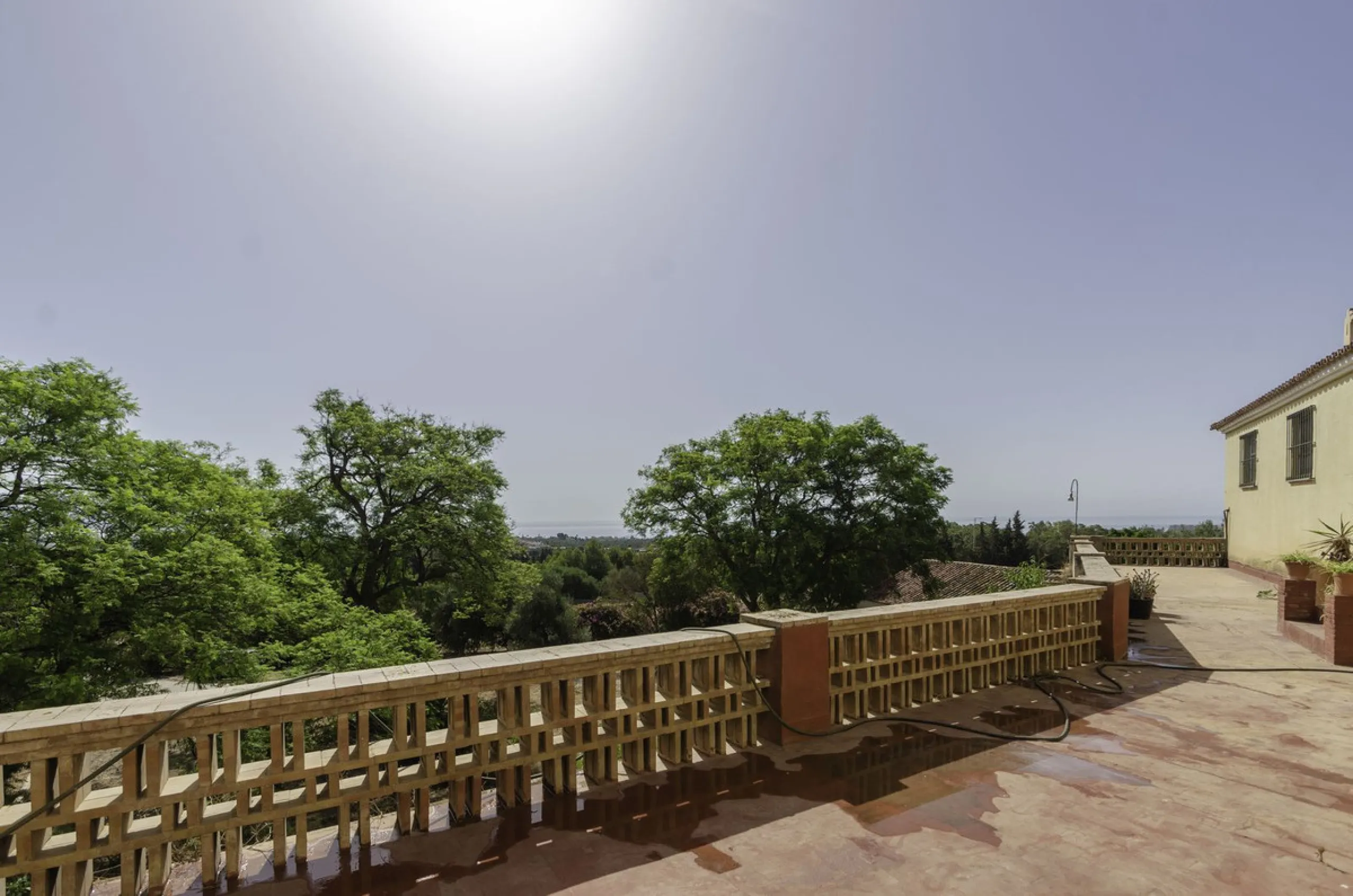 "Finca El Coronel", with an area of ​​64,735 m2, is located
