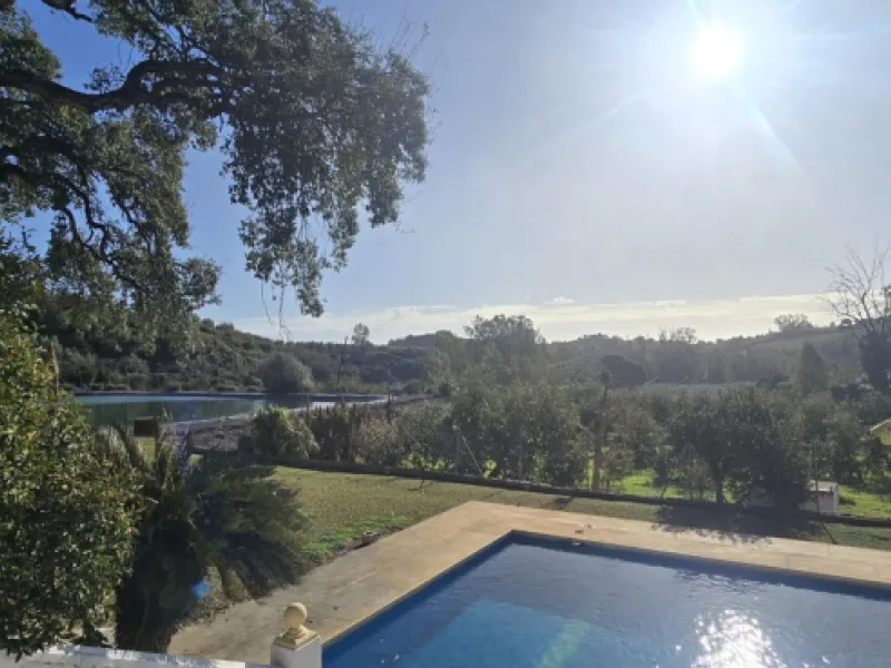 Large farm for sale in Mijas Costa 20 minutes from Marbella and 10 minutes from the center of Fuengirola.