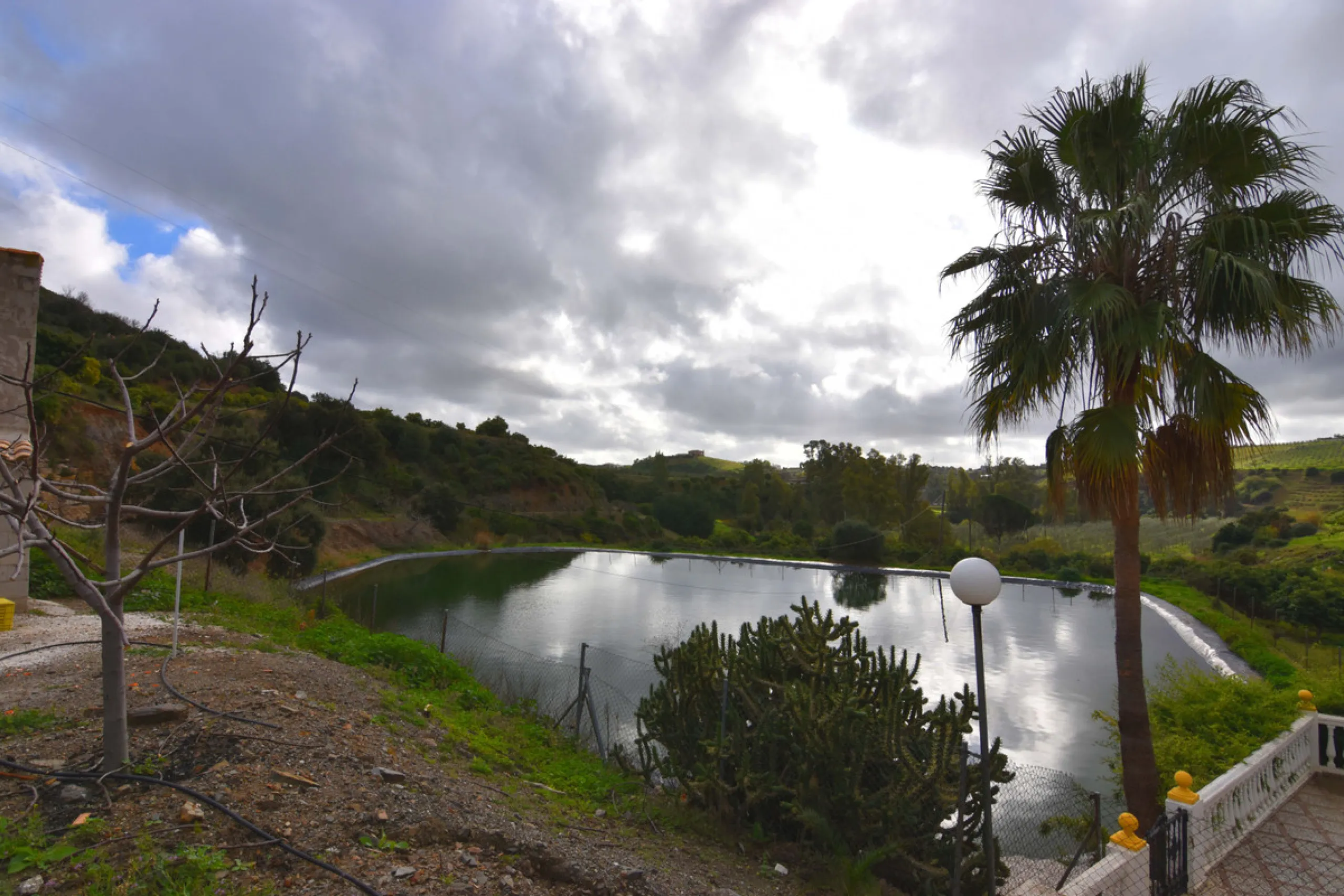 Large farm for sale in Mijas Costa 20 minutes from Marbella and 10 minutes from the center of Fuengirola.