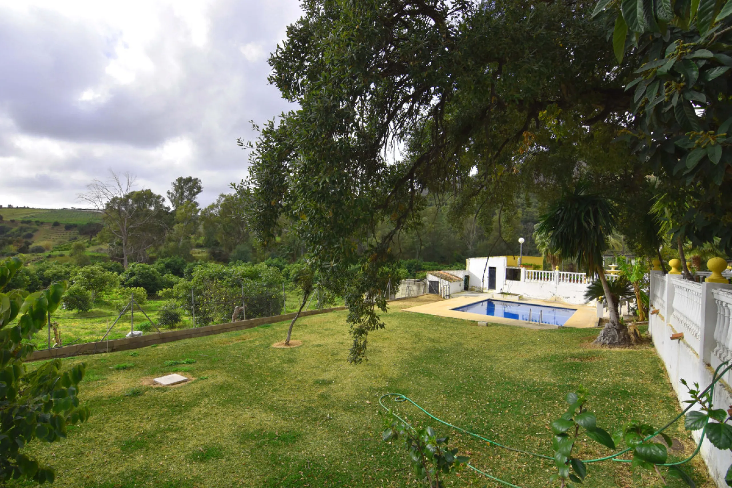 Large farm for sale in Mijas Costa 20 minutes from Marbella and 10 minutes from the center of Fuengirola.